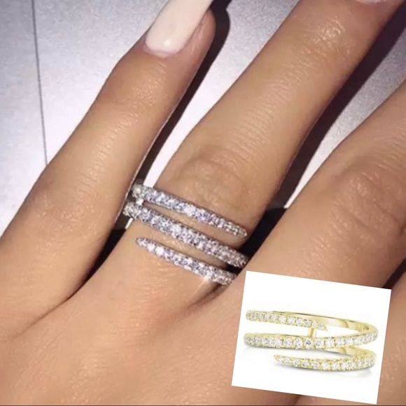 ✨STUNNING COCKTAIL RING ADORNED WITH CRYSTALS-NEW✨‎ - Picture 2 of 9